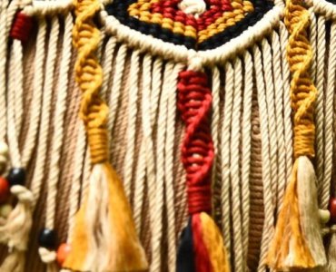 Makrama od pierwszego supła: domowy przewodnik dla początkujących