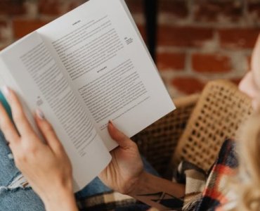 Czytaj i rośnij: polecane tytuły, które przyspieszą Twój rozwój osobisty