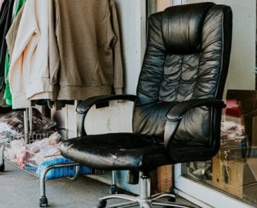 Second‑hand z głową: zalety, pułapki i sprytne sposoby na udane łowy