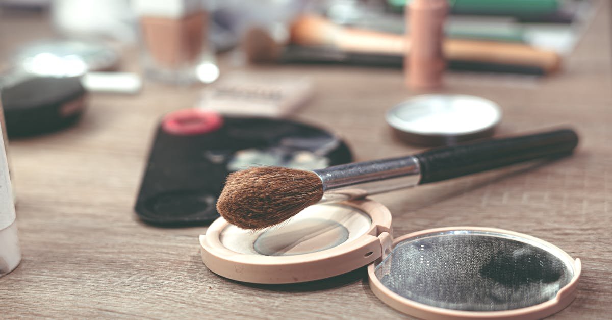 Makijaż, który przetrwa całą noc: sprawdzone triki na efekt wow podczas wielkiego wyjścia