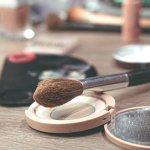 Makijaż, który przetrwa całą noc: sprawdzone triki na efekt wow podczas wielkiego wyjścia