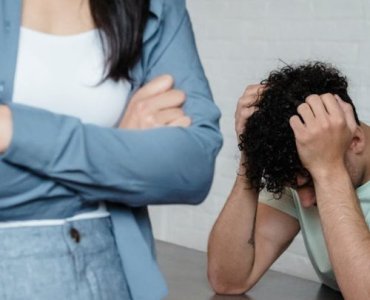 Kiedy on milczy: jak zrozumieć jego ciszę i otworzyć rozmowę bez presji