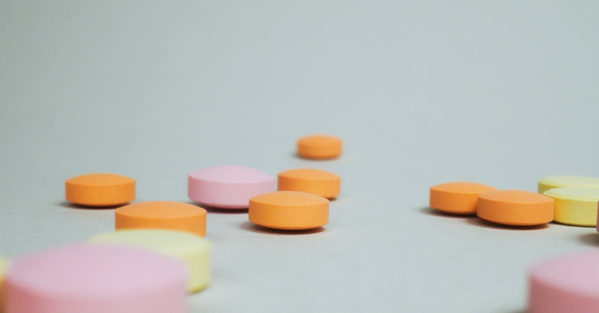 Naturalny spokój bez recepty: które ziołowe tabletki na uspokojenie warto wybrać?