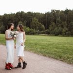 Elegancja od stóp: najlepsze obuwie do sukni maxi na wesele – styl i komfort przez całą noc