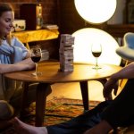 Domowe randki, wielkie emocje: kreatywne pomysły na wieczór tylko we dwoje