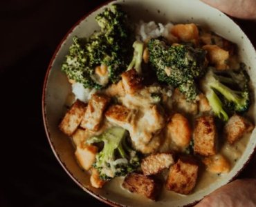 Roślinna moc białka na co dzień: prosto, smacznie, sycąco